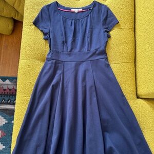 Boden Navy pointe knit high scoop neck dress size 10